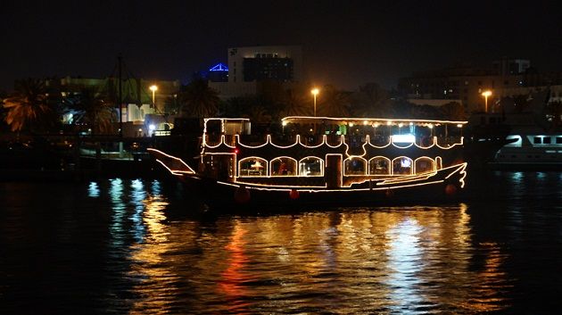 Исмаил Шангареев - водное путешествие по ночному Дубаю на традиционном кораблике Доу